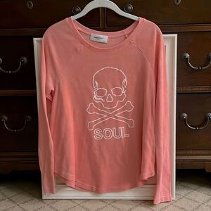 Soul Cycle coral waffle knit long sleeved shirt w skull graphic -S